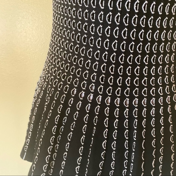 Ann Taylor Embroidered Sleeveless Peplum Sweater S - Picture 11 of 12